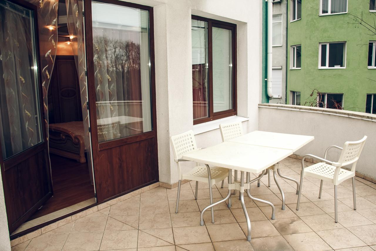 Hotel Gold Lion Chisinau Exterior photo