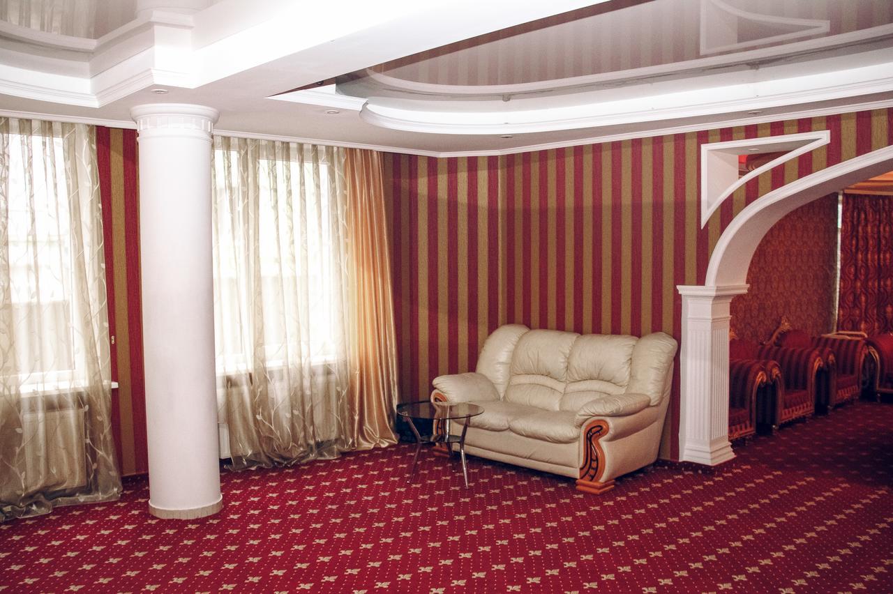 Hotel Gold Lion Chisinau Exterior photo