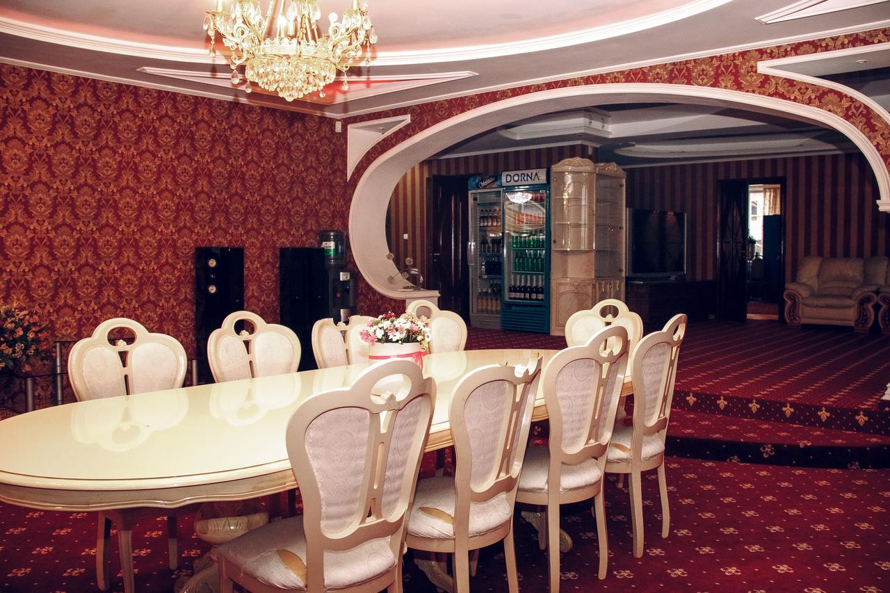 Hotel Gold Lion Chisinau Exterior photo