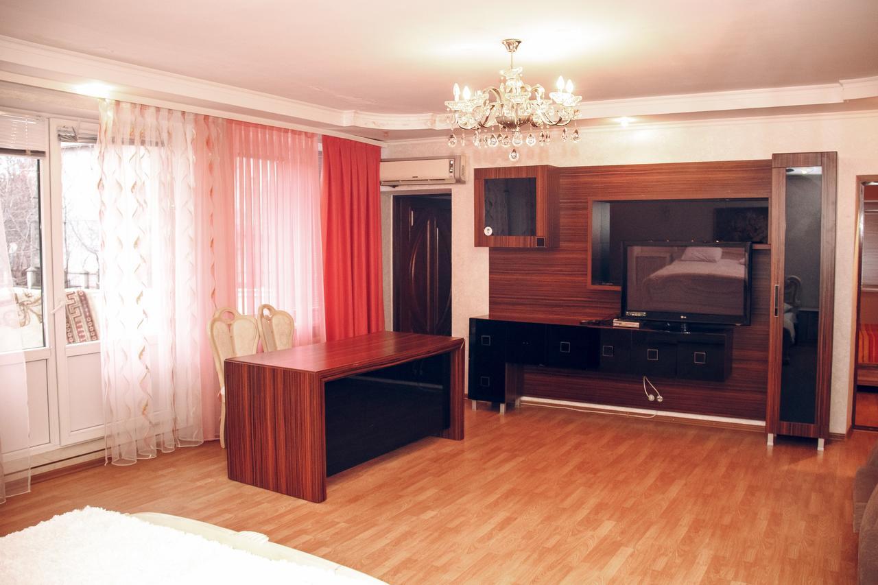 Hotel Gold Lion Chisinau Exterior photo