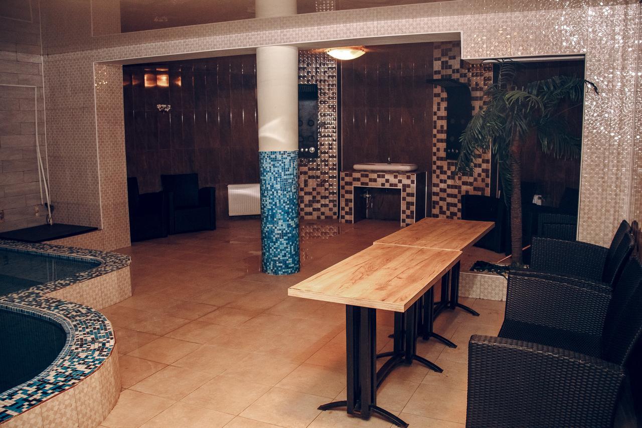 Hotel Gold Lion Chisinau Exterior photo